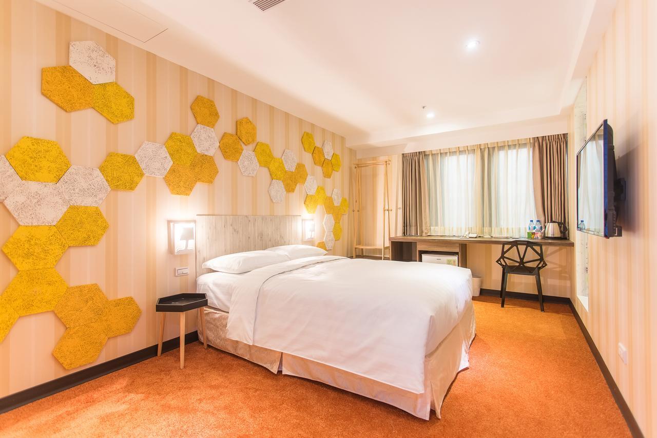 Rf Hotel - Sanchong Taipei Bagian luar foto