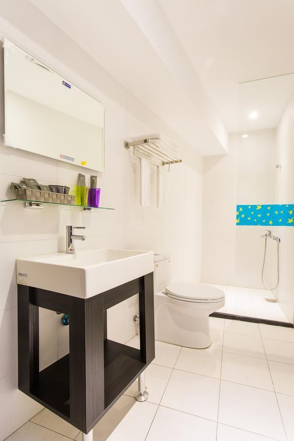 Rf Hotel - Sanchong Taipei Bagian luar foto